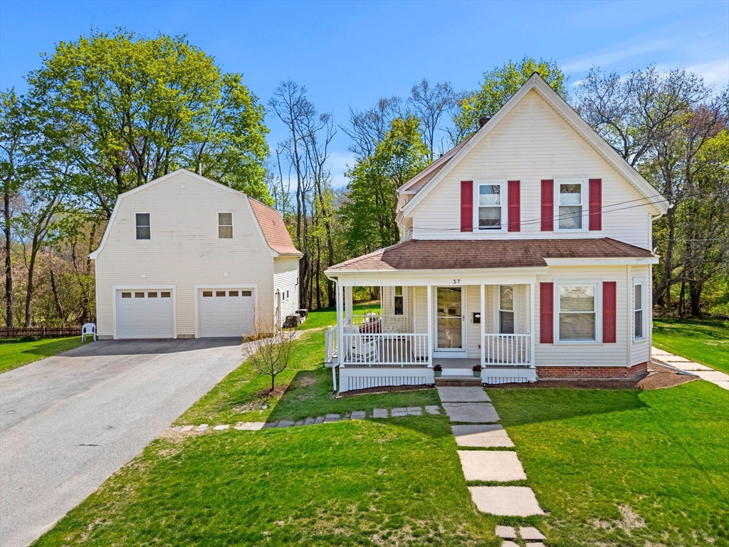 37 Lakeview St