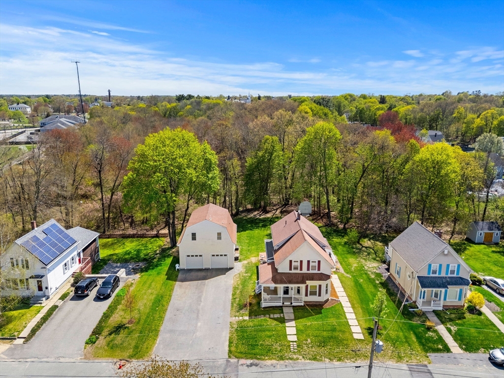 37 Lakeview St