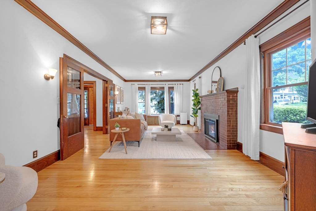 14 Tahanto Rd
