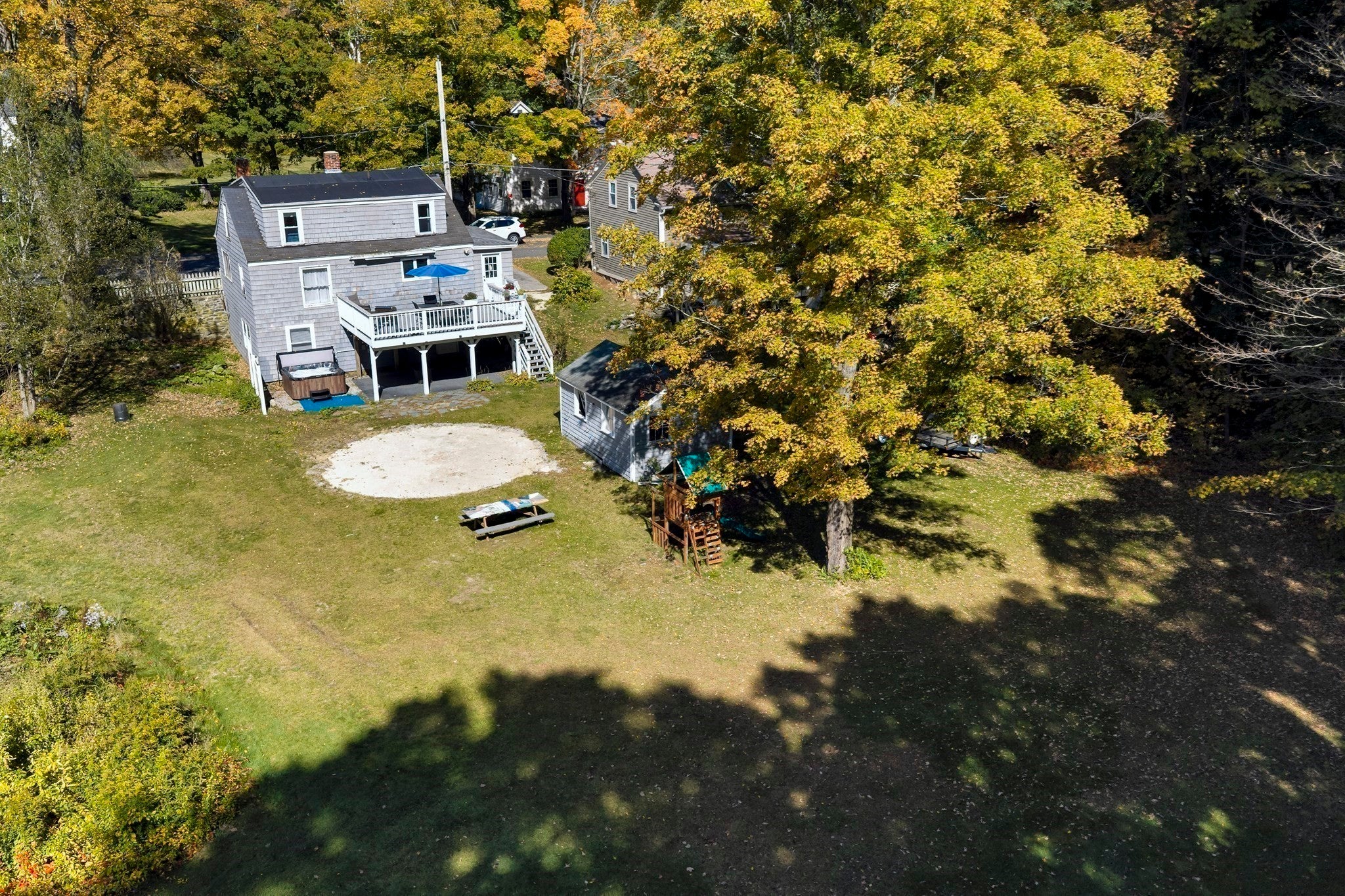 16 Charlton St