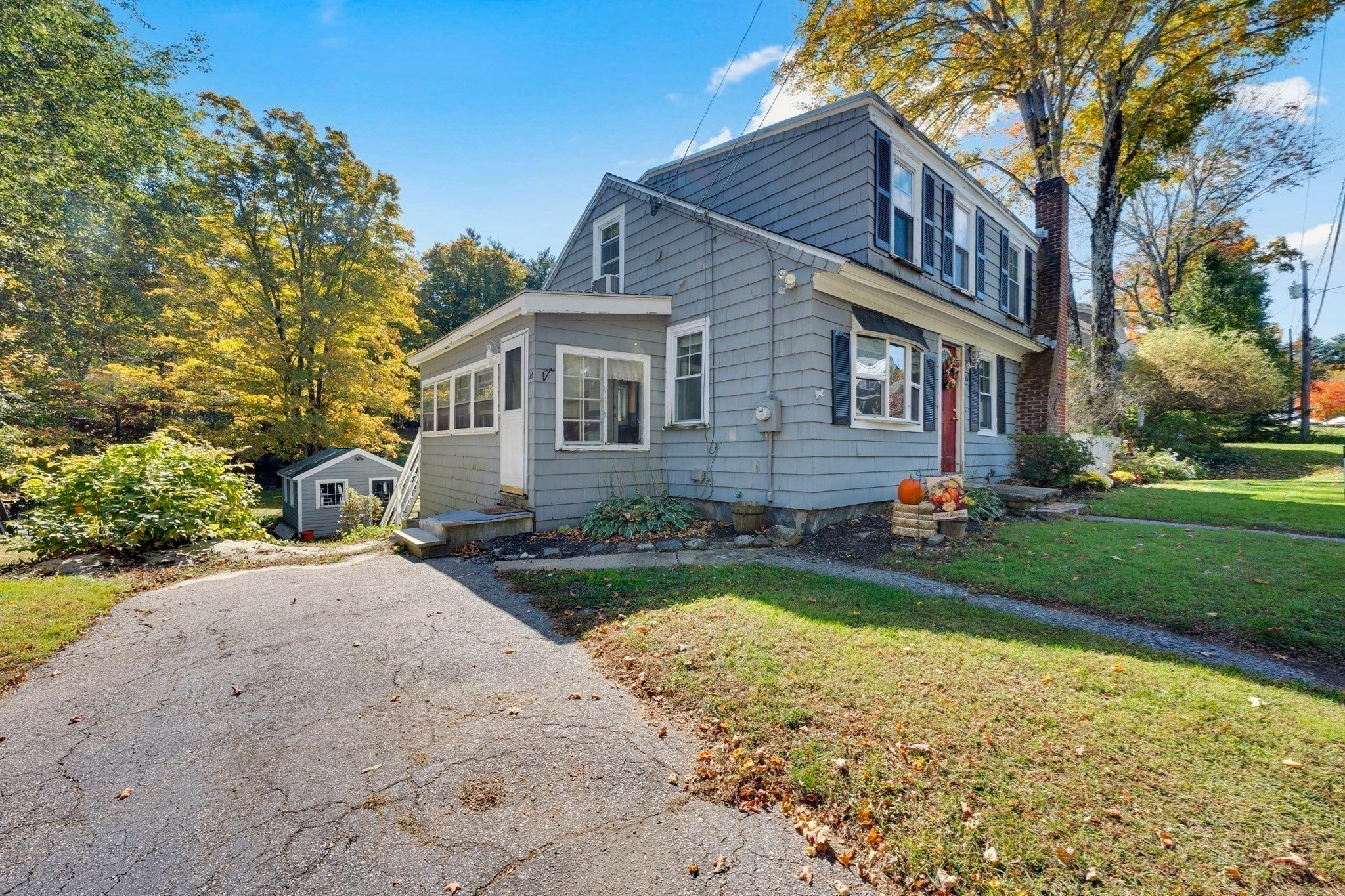 16 Charlton St