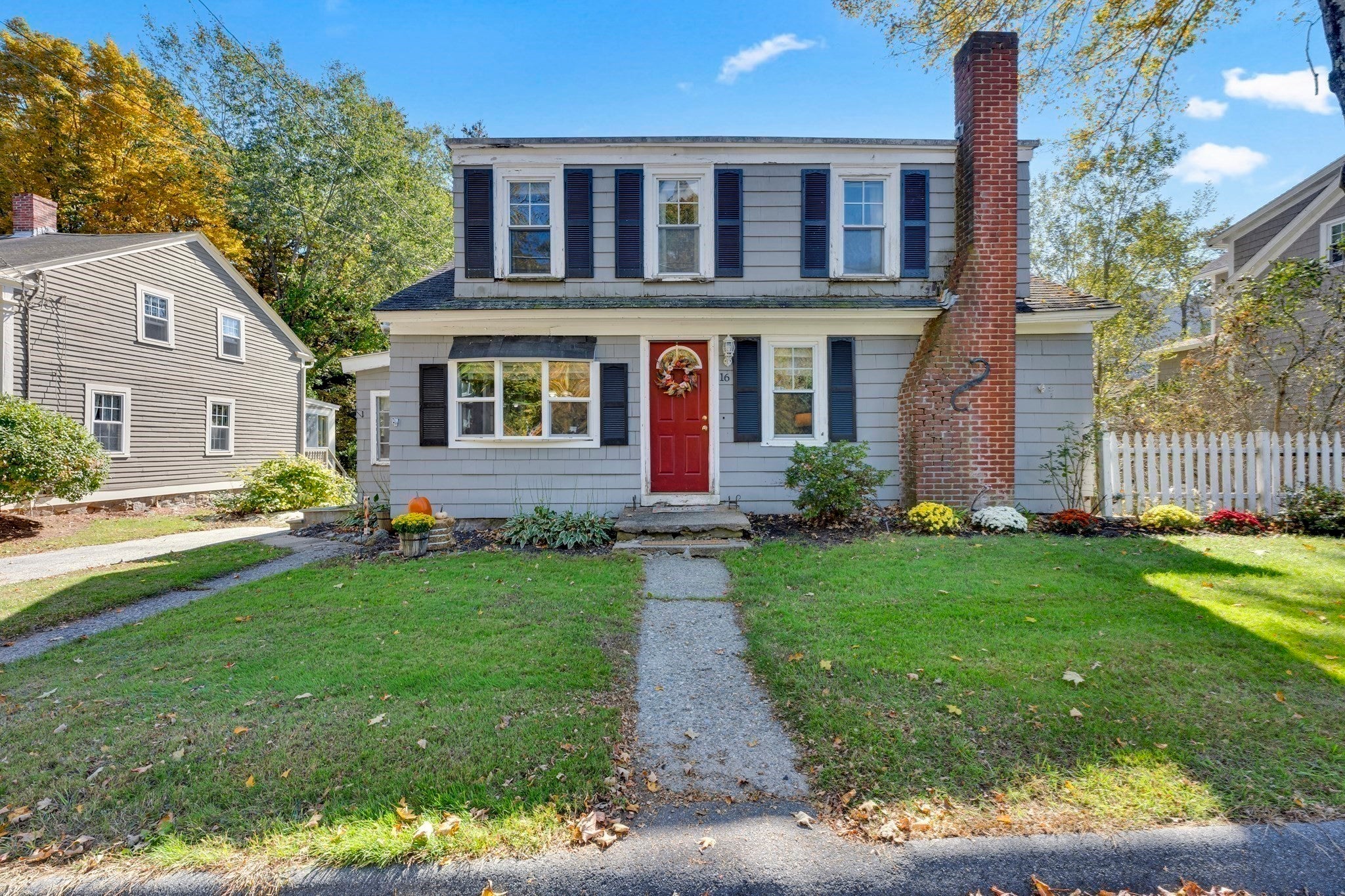 16 Charlton St