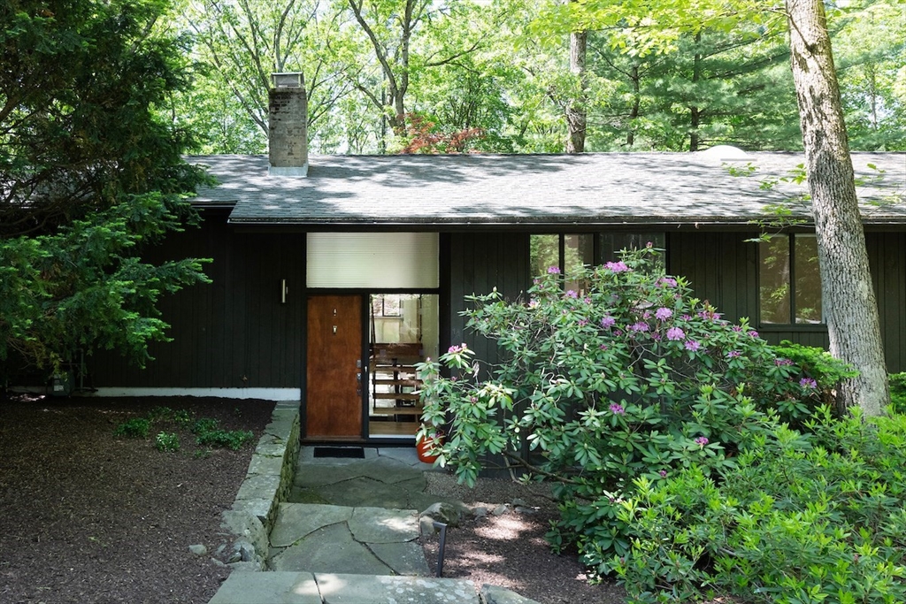 11 Trotting Horse Dr