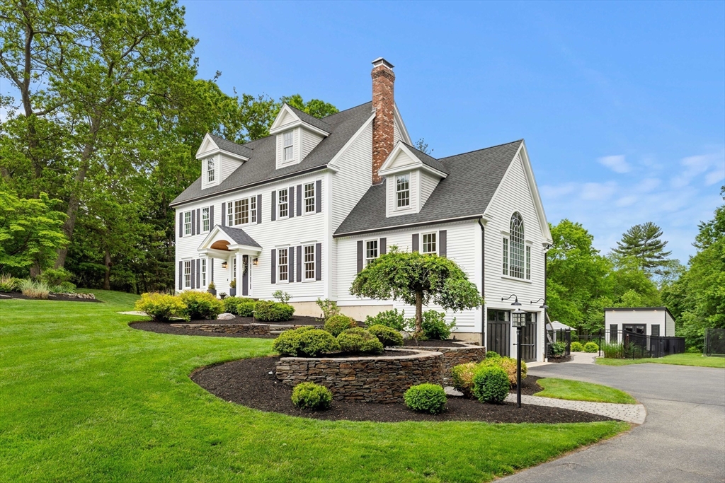 2 Equestrian Dr