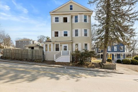 Photo of 183 Vernon St #2, Worcester, MA 01607 (MLS # 73486601)