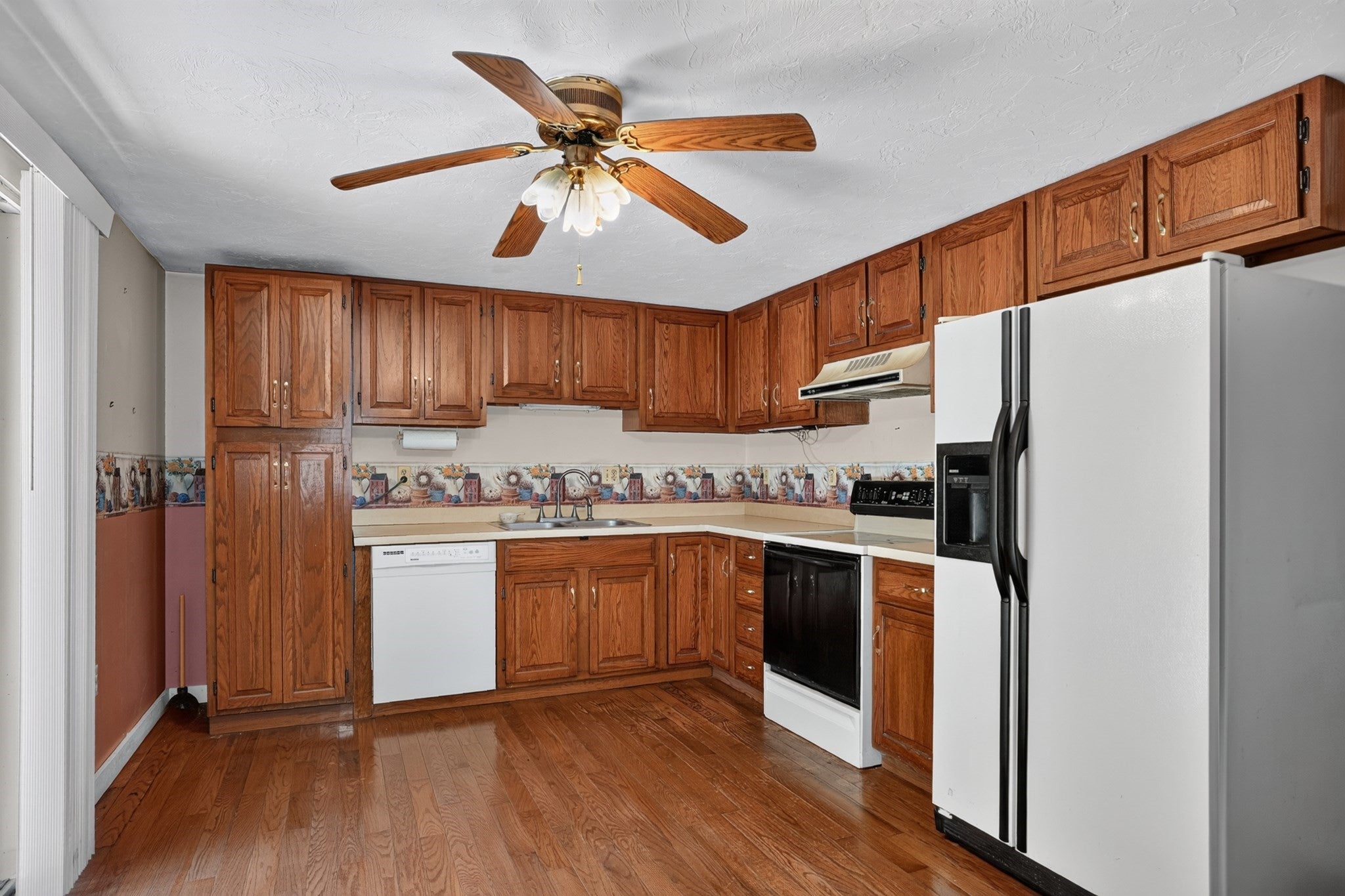 68 School St, Upton, MA, 68 School St, Upton, MA Photo #7