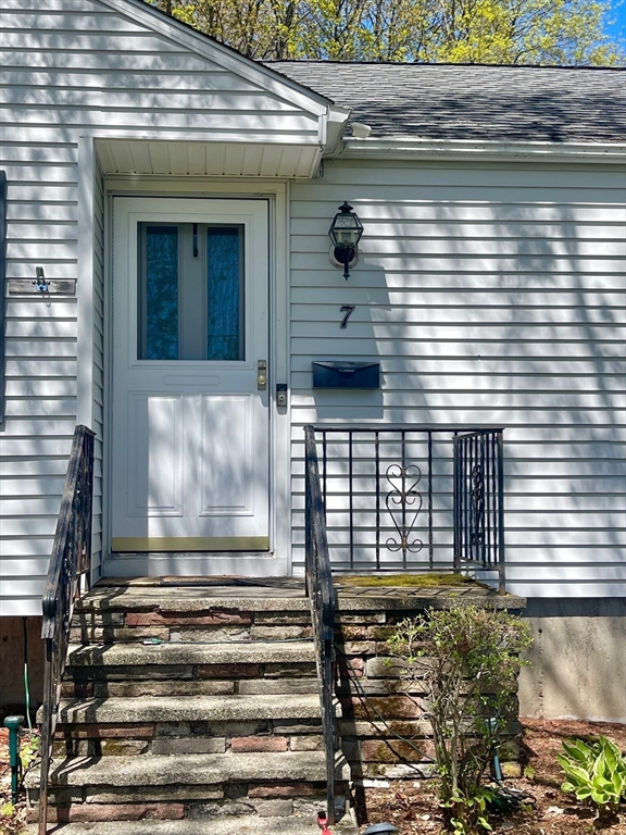 7 Woodway Drive