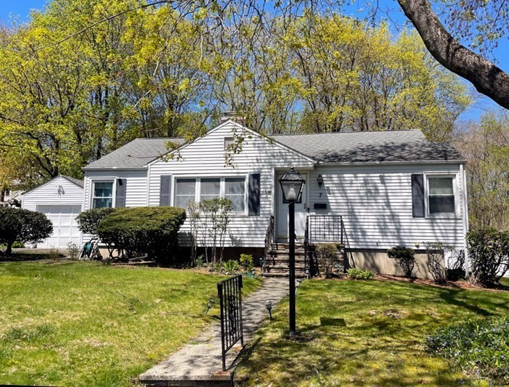 7 Woodway Drive