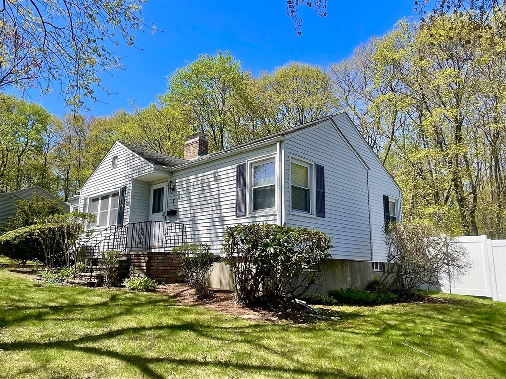 7 Woodway Drive