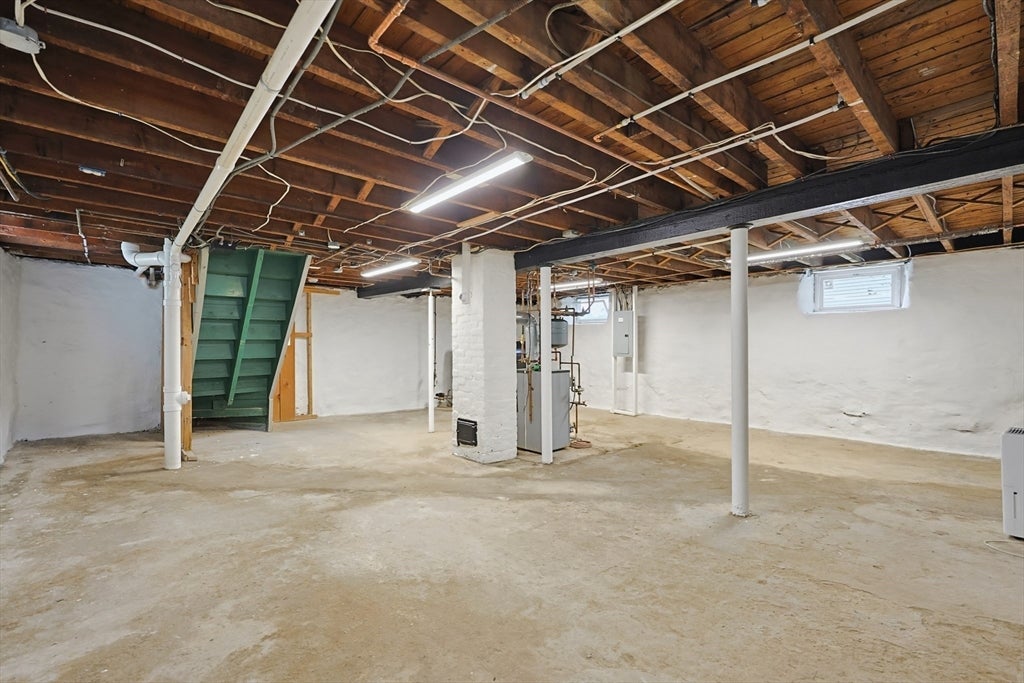 30 Barrett Ave, Worcester, MA Photo #33