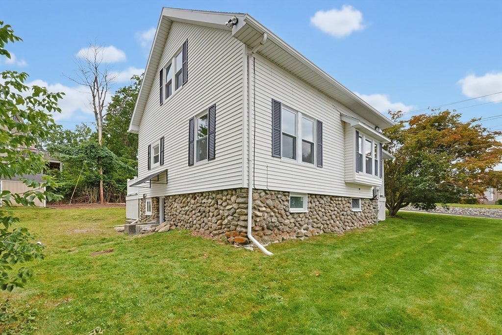 30 Barrett Ave, Worcester, MA Photo #31
