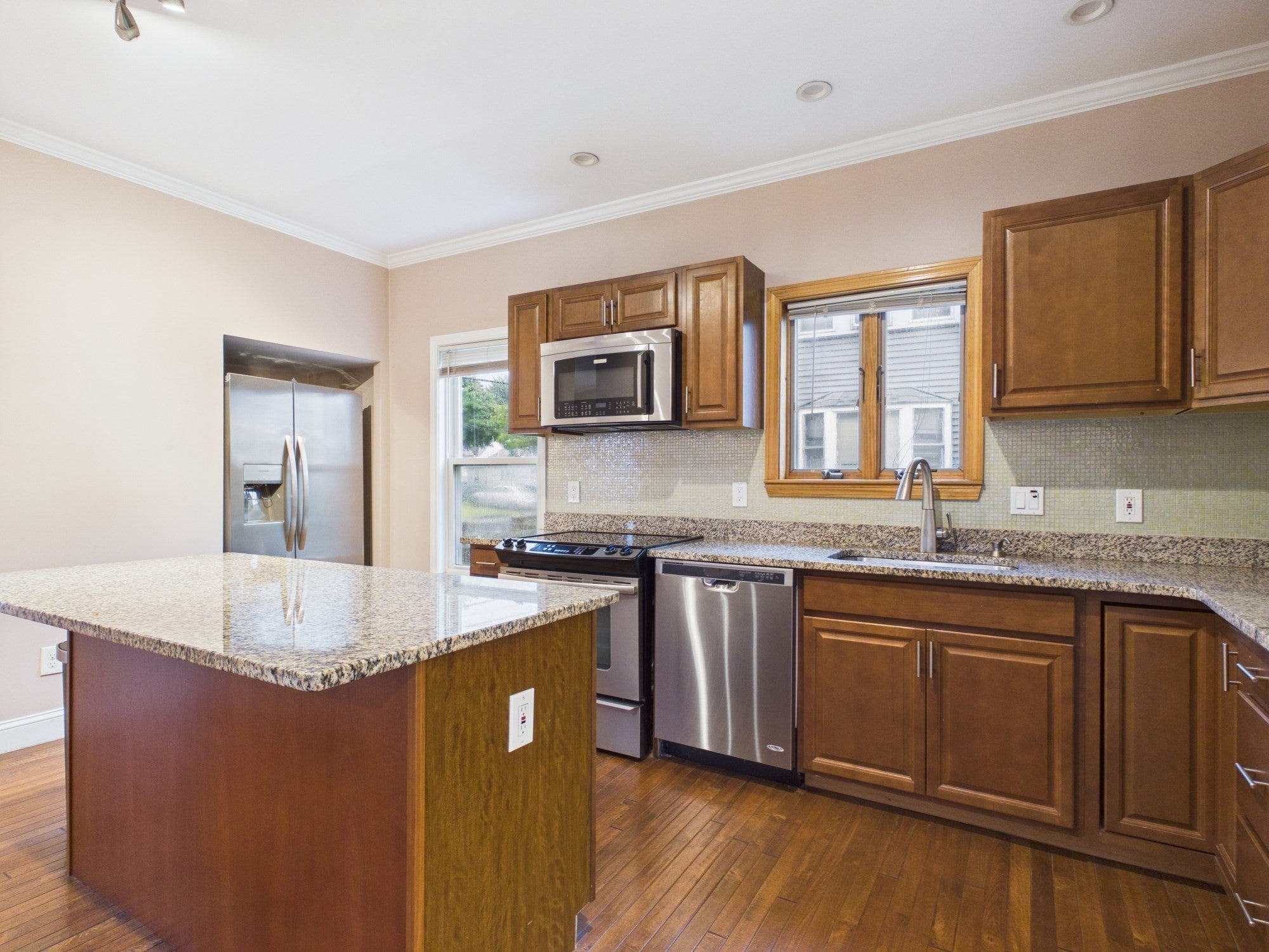 201 Riverside Ave #1, Medford, MA, 201 Riverside Ave #1, Medford, MA Photo #1