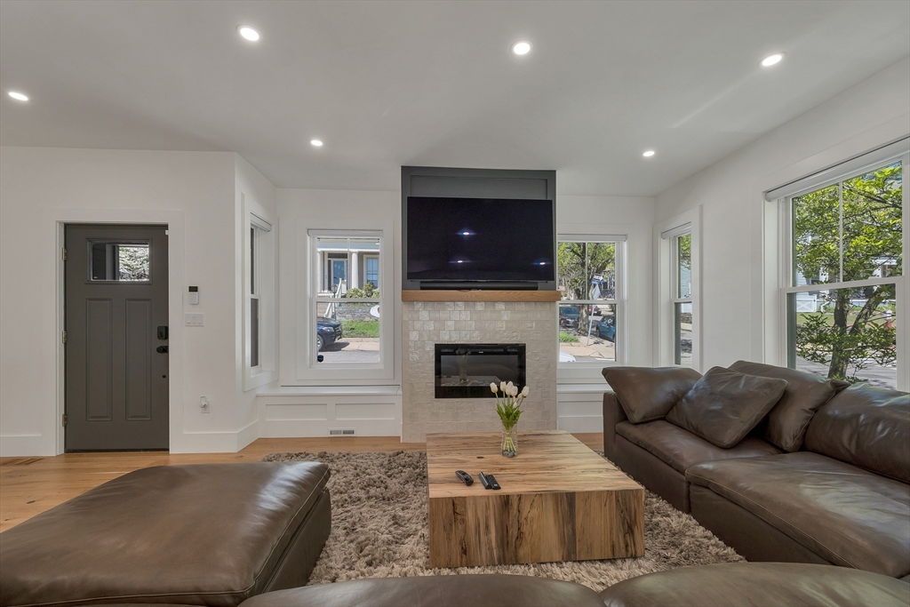 22 Harvard St, Somerville, MA Photo #9