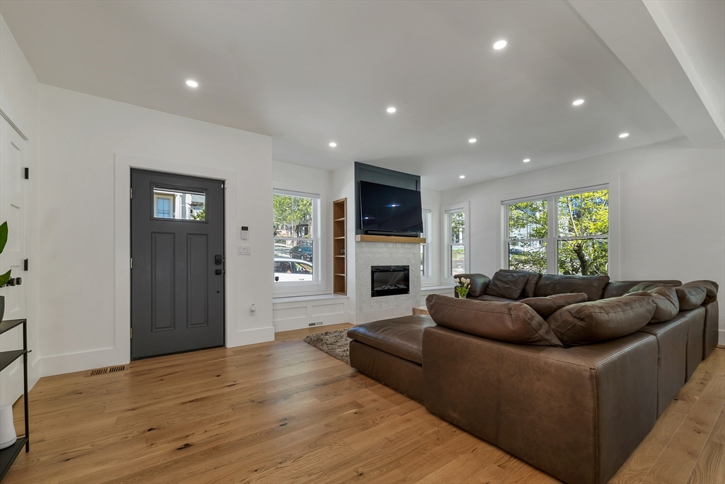 22 Harvard St, Somerville, MA Photo #12