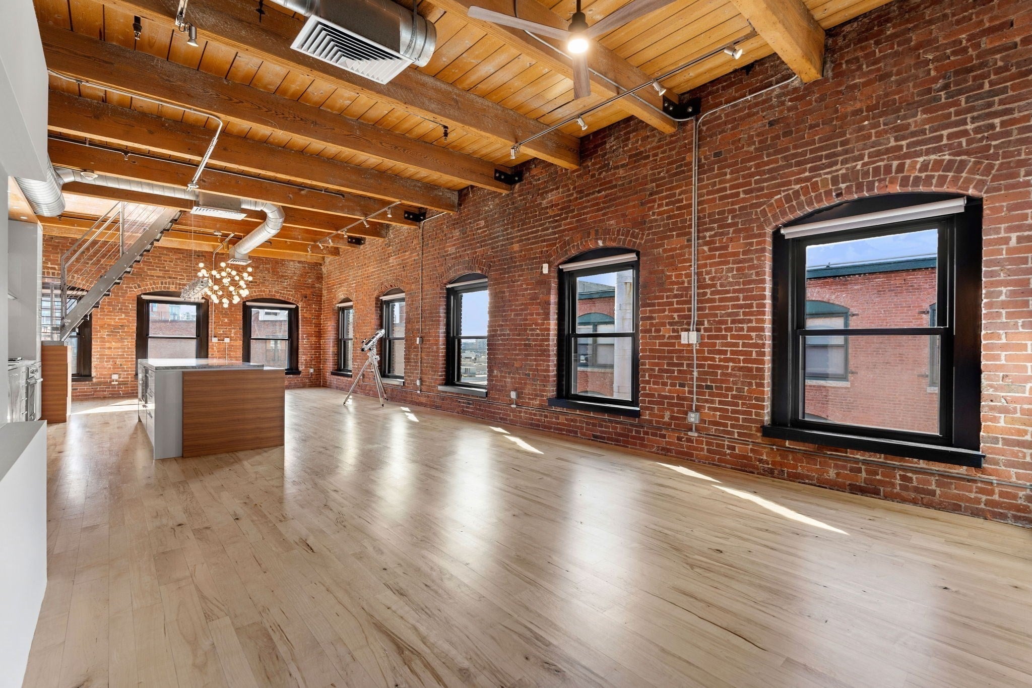 21 Wormwood St 623