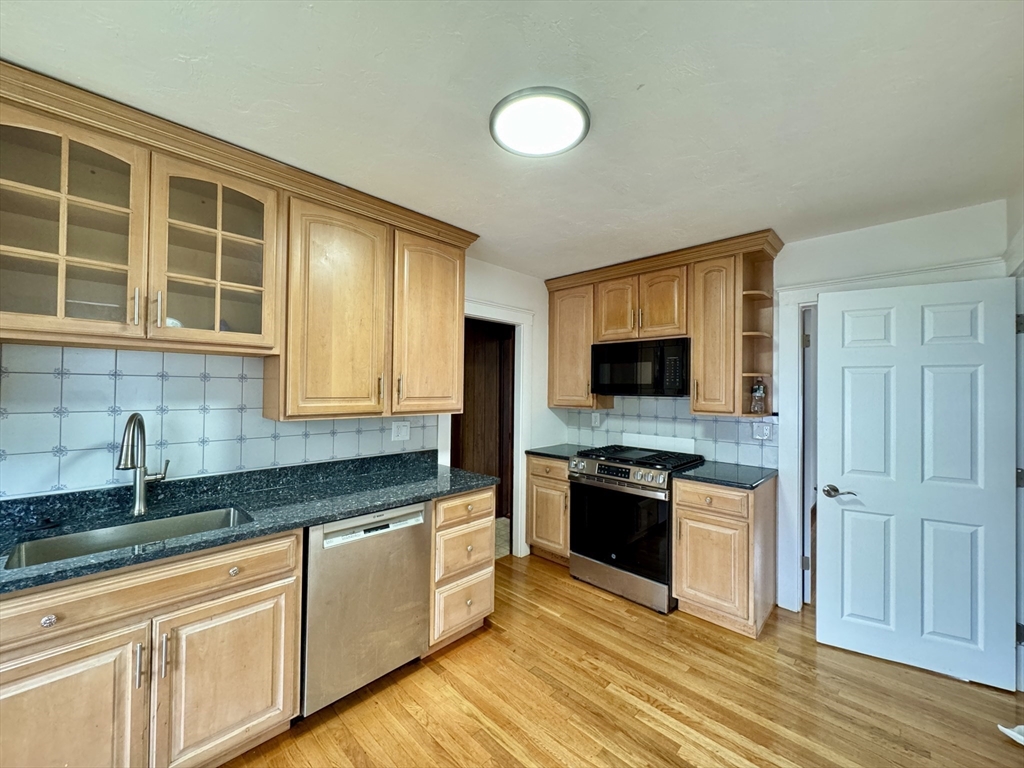 89-91 Thacher St 2