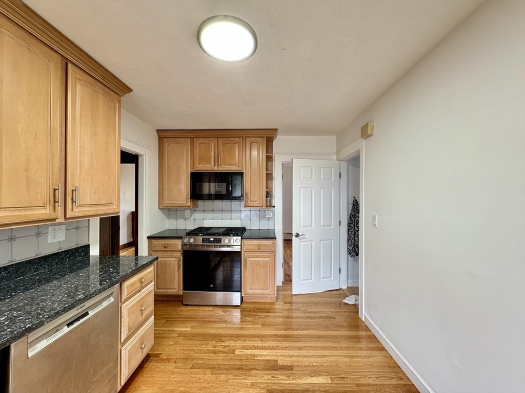 89-91 Thacher St 2