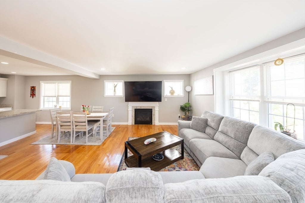 18 Craftsman CT #16, Grafton, MA Photo #6
