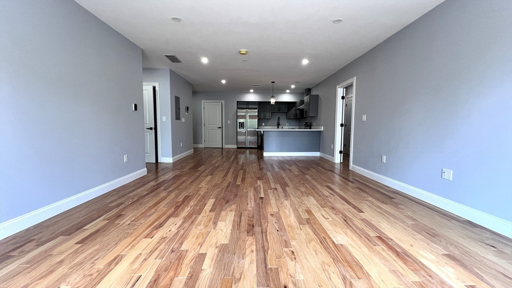 585 Washington St 0305