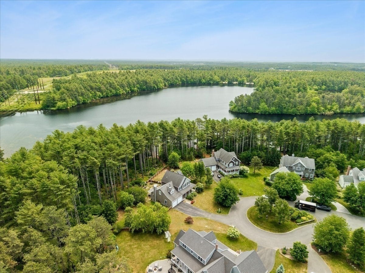 22 Red Pine Ln, Wareham MA 02571