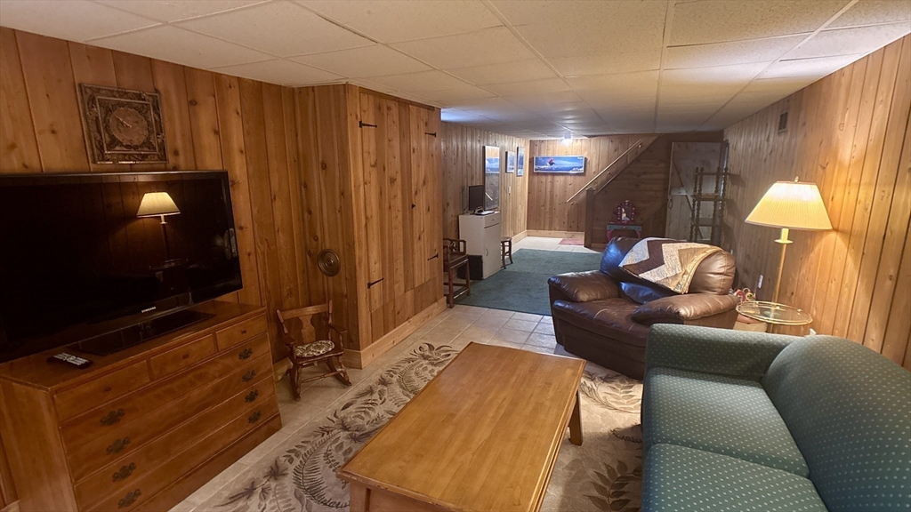 9 Vanguard Ln, Longmeadow, MA Photo #29