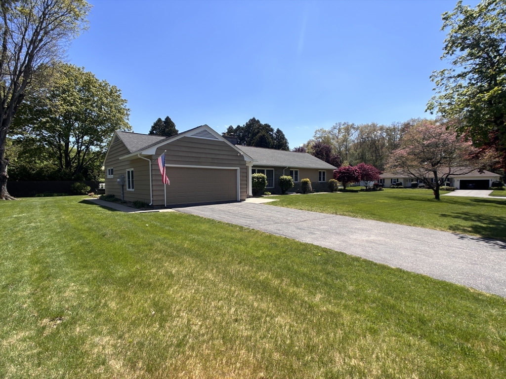 9 Vanguard Ln