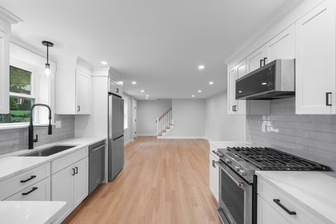 22 James St 1 Woburn MA 01801