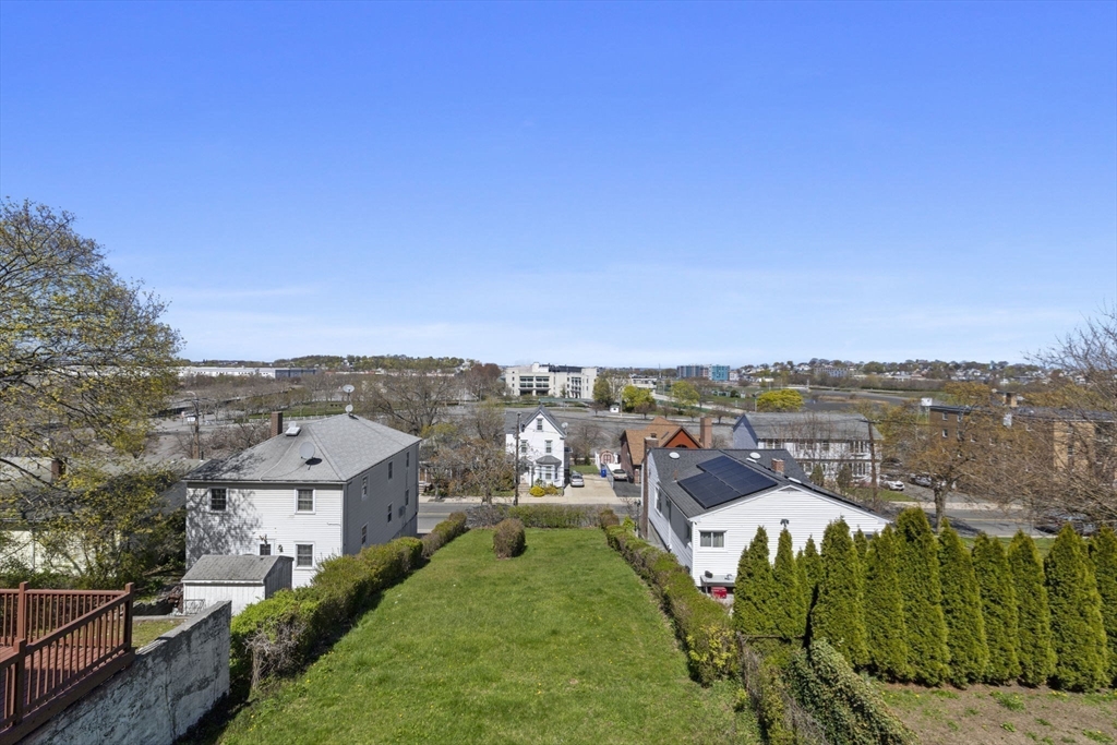 84 Waldemar Avenue