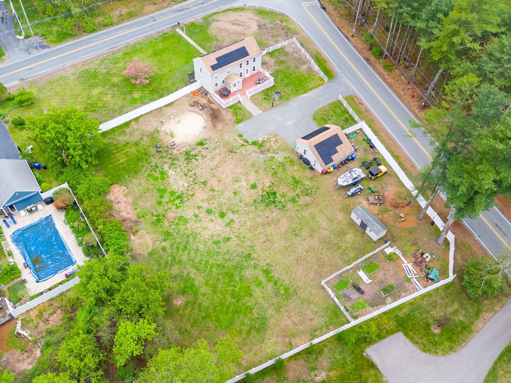 Hopedale, Massachusetts 01747, United States, 3 Bedrooms Bedrooms, ,2 BathroomsBathrooms,Residential,Pending,126174