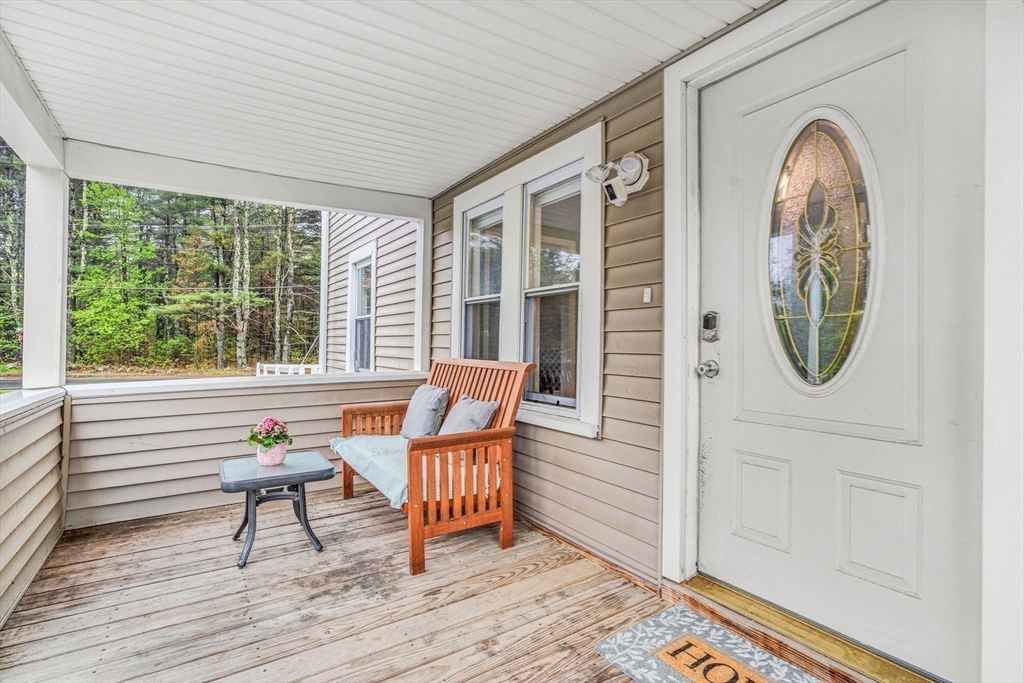 Hopedale, Massachusetts 01747, United States, 3 Bedrooms Bedrooms, ,2 BathroomsBathrooms,Residential,Pending,126174