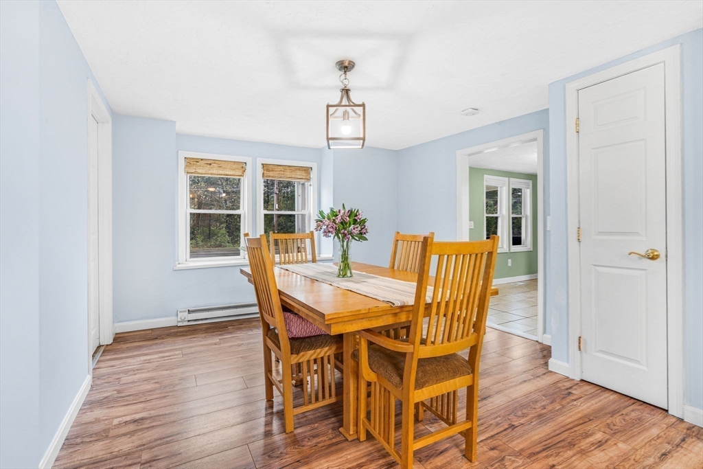 Hopedale, Massachusetts 01747, United States, 3 Bedrooms Bedrooms, ,2 BathroomsBathrooms,Residential,Pending,126174