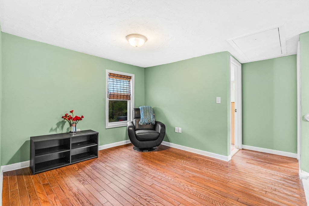 Hopedale, Massachusetts 01747, United States, 3 Bedrooms Bedrooms, ,2 BathroomsBathrooms,Residential,Pending,126174