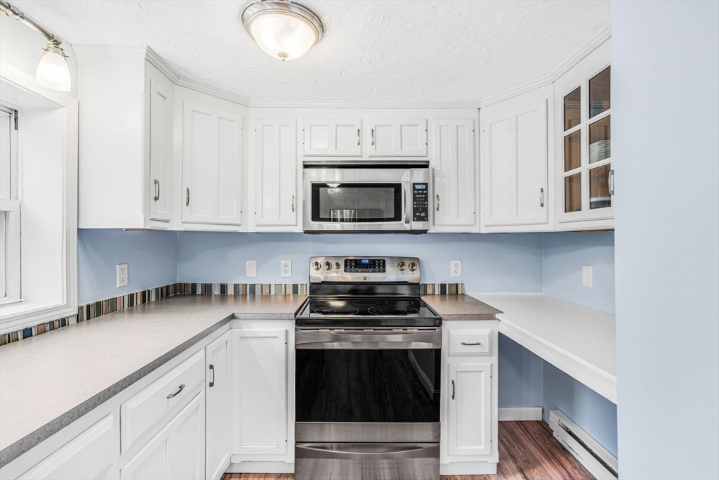 Hopedale, Massachusetts 01747, United States, 3 Bedrooms Bedrooms, ,2 BathroomsBathrooms,Residential,Pending,126174