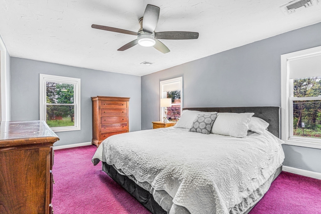 Hopedale, Massachusetts 01747, United States, 3 Bedrooms Bedrooms, ,2 BathroomsBathrooms,Residential,Pending,126174