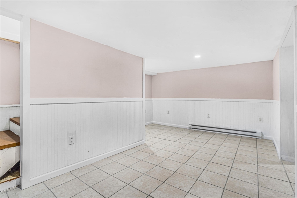 Hopedale, Massachusetts 01747, United States, 3 Bedrooms Bedrooms, ,2 BathroomsBathrooms,Residential,Pending,126174