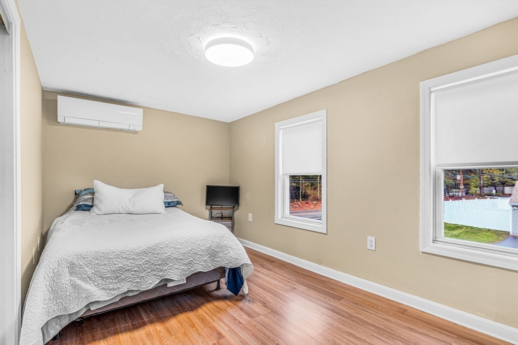 Hopedale, Massachusetts 01747, United States, 3 Bedrooms Bedrooms, ,2 BathroomsBathrooms,Residential,Pending,126174