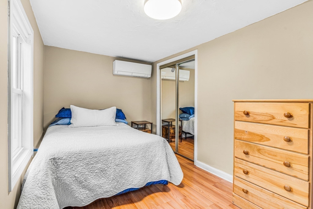 Hopedale, Massachusetts 01747, United States, 3 Bedrooms Bedrooms, ,2 BathroomsBathrooms,Residential,Pending,126174