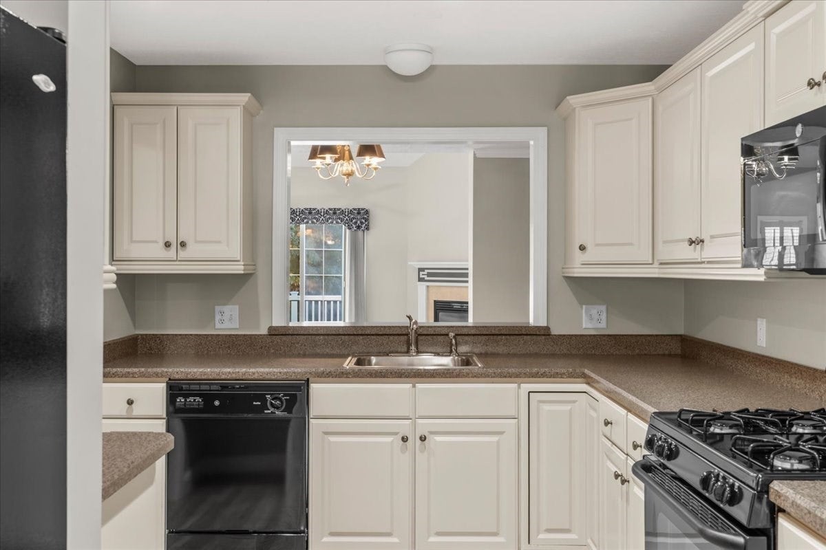 877 Auburnville Way #N3, Whitman, MA Photo #9