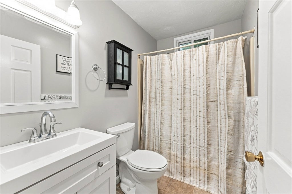 119 City Depot Rd, Charlton, MA, 119 City Depot Rd, Charlton, MA Photo #15