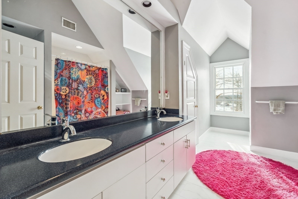 Sherborn, Massachusetts 01770, United States, 4 Bedrooms Bedrooms, ,6 BathroomsBathrooms,Residential,Active,96633