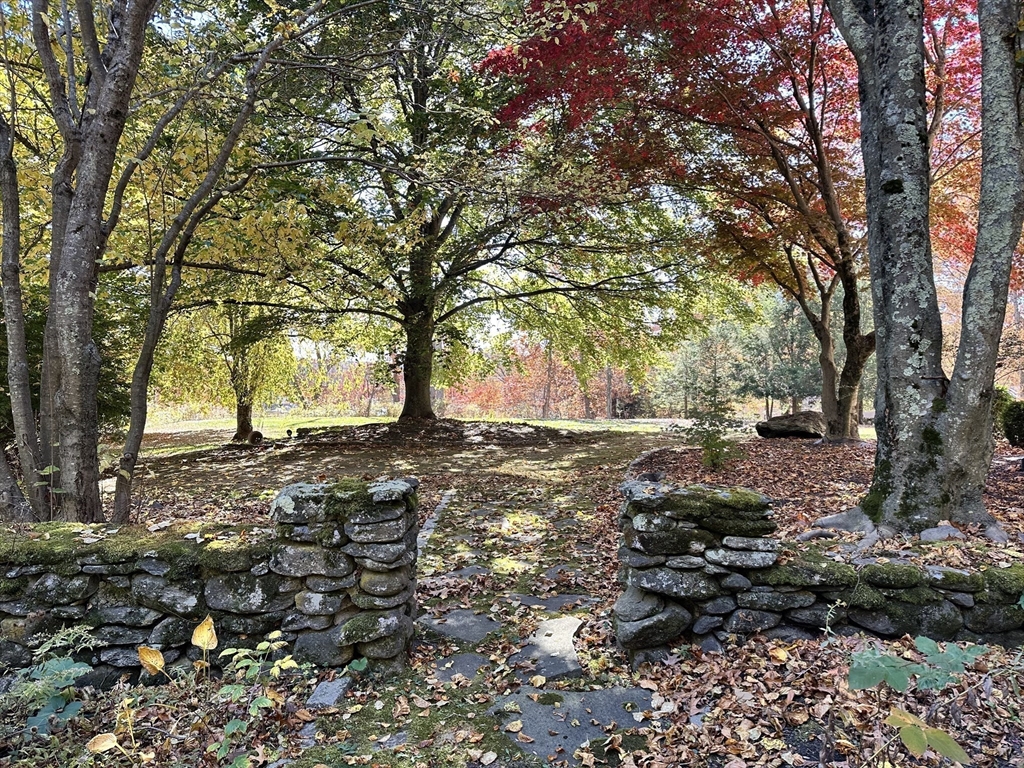 Sherborn, Massachusetts 01770, United States, 4 Bedrooms Bedrooms, ,6 BathroomsBathrooms,Residential,Active,96633