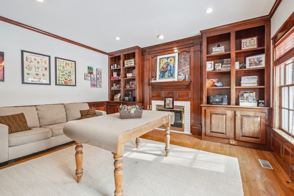 Sherborn, Massachusetts 01770, United States, 4 Bedrooms Bedrooms, ,6 BathroomsBathrooms,Residential,Active,96633