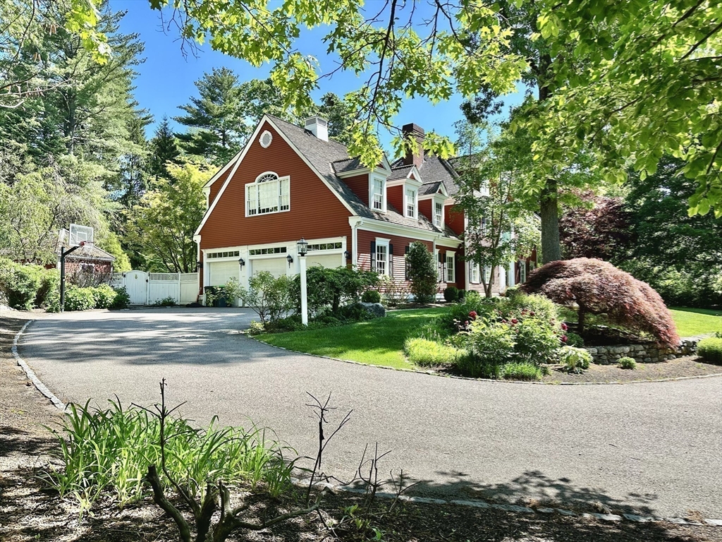 Sherborn, Massachusetts 01770, United States, 4 Bedrooms Bedrooms, ,6 BathroomsBathrooms,Residential,Active,96633