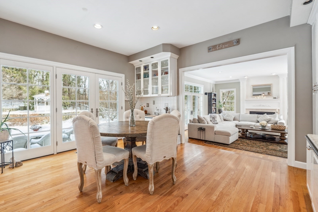 Sherborn, Massachusetts 01770, United States, 4 Bedrooms Bedrooms, ,6 BathroomsBathrooms,Residential,Active,96633