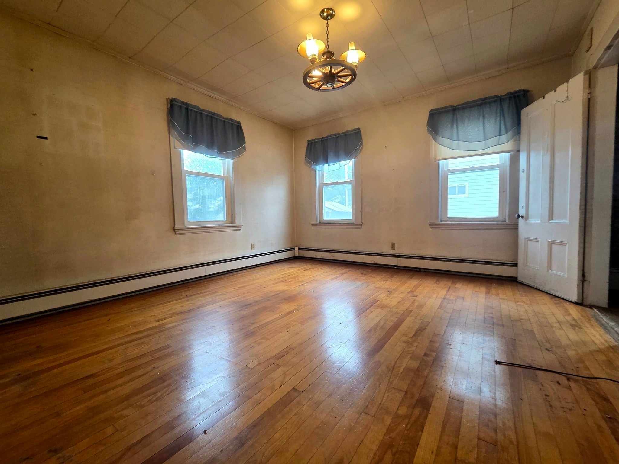4 Upham St, Salem, MA, 4 Upham St, Salem, MA Photo #3