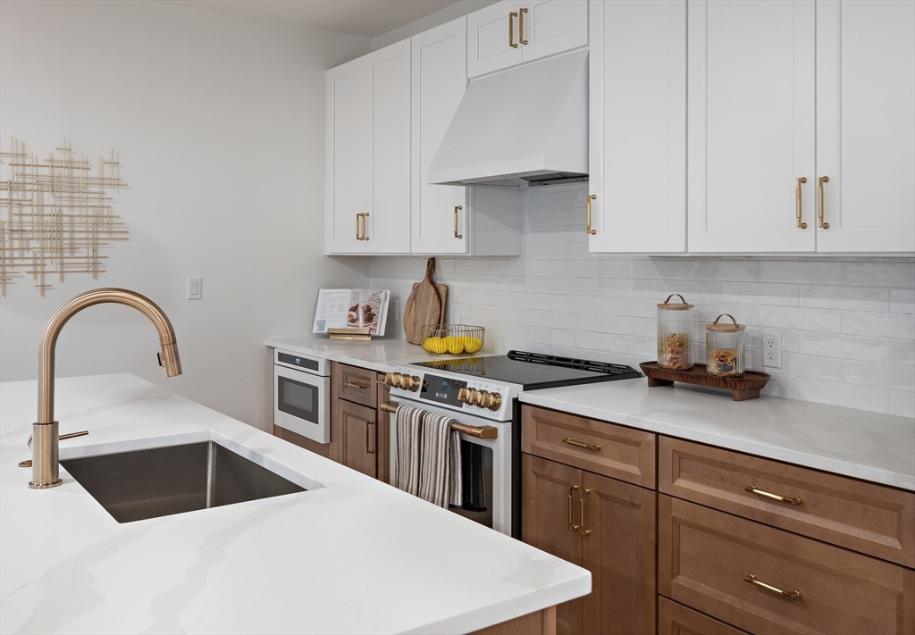 1025 Massachusetts Avenue 211