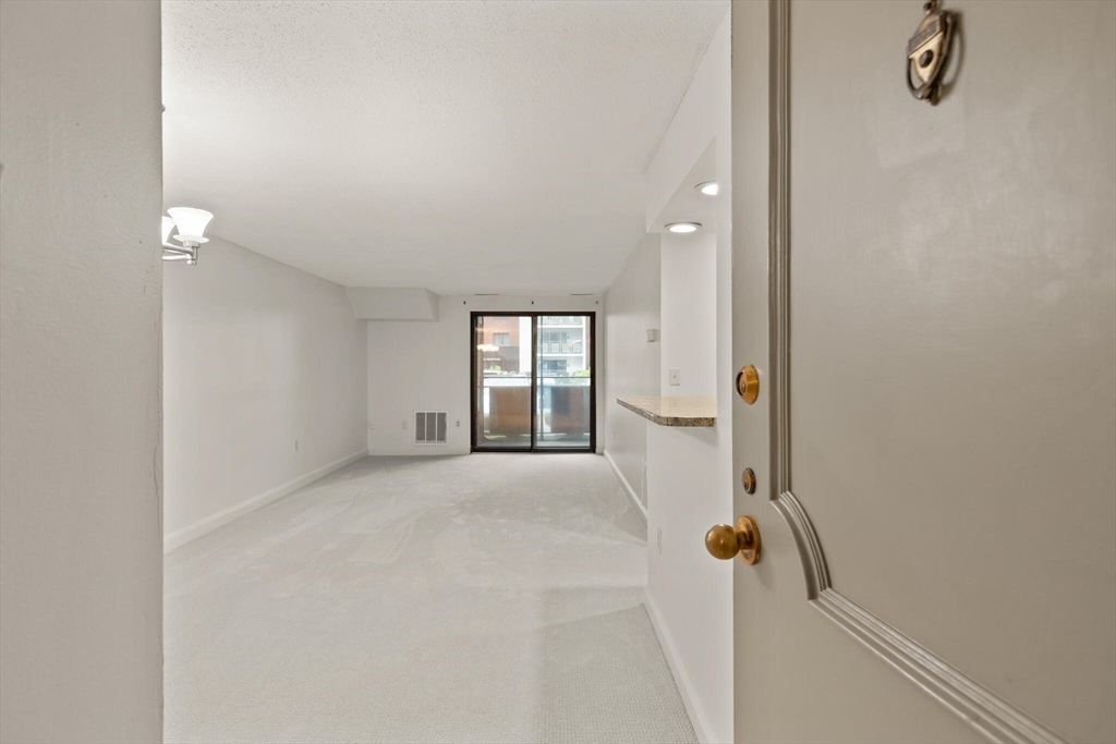 12 9th St 105