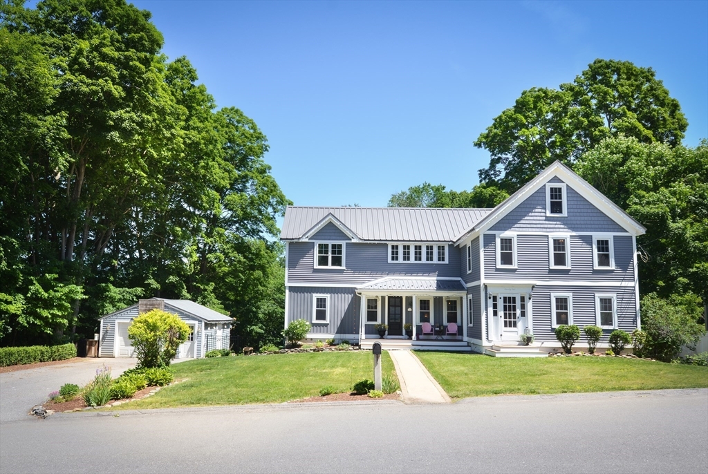 22 Harris St