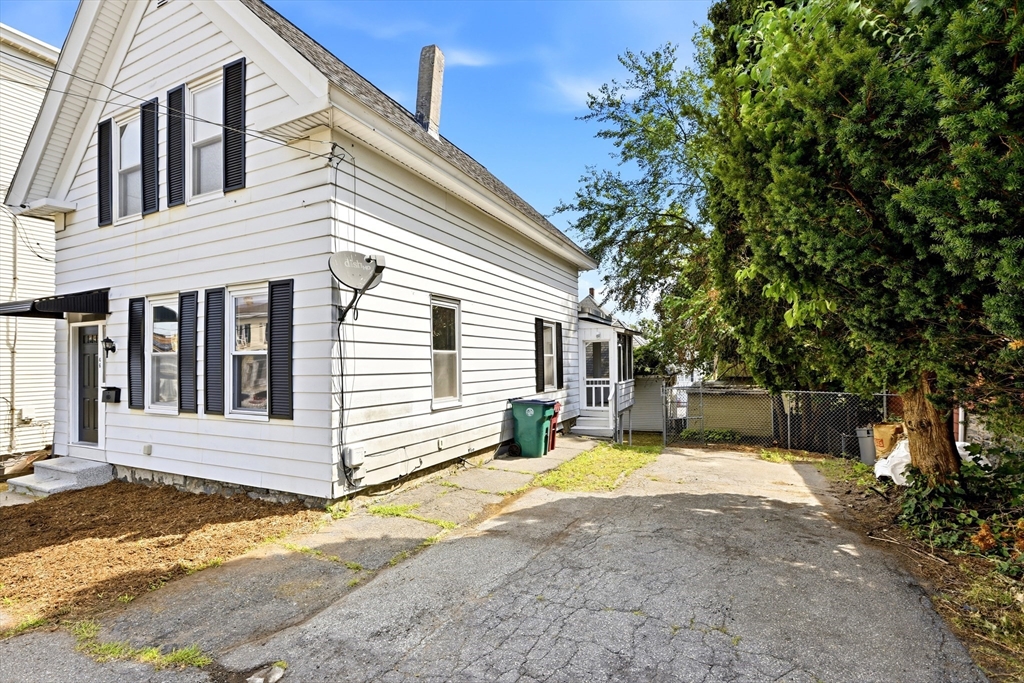 46 Arlington St, Lowell, MA Photo #34