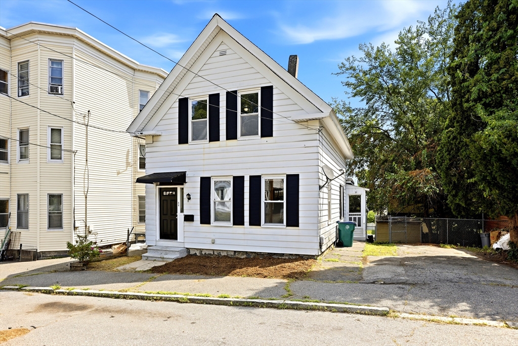 Photo of 46 Arlington St, Lowell, MA